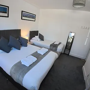 Oakhurst Gatwick Crawley (West Sussex)